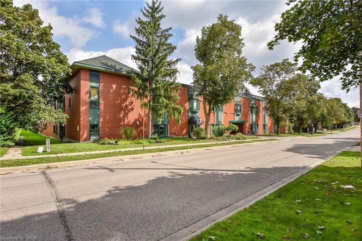 Property Photo:  1009 Queenston Road 205  ON N3H 3K7 