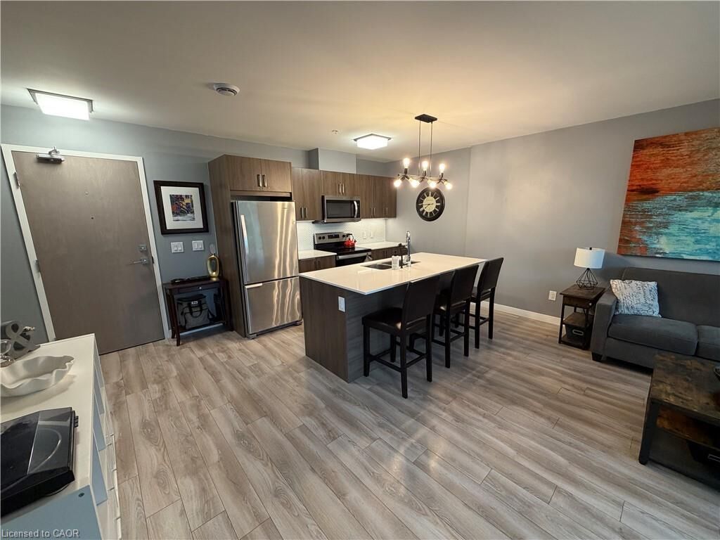 Property Photo:  467 Charlton Avenue E 105  ON L8N 0B3 