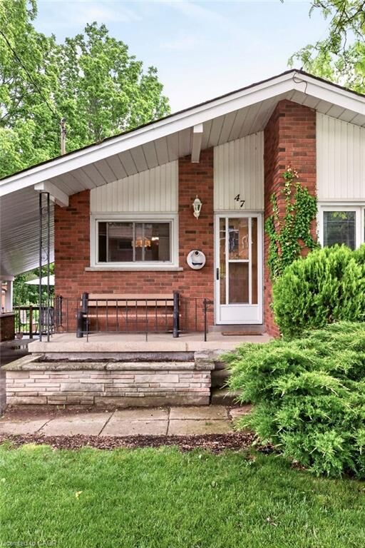 Property Photo:  47 Mercer Street  ON L9H 2N8 