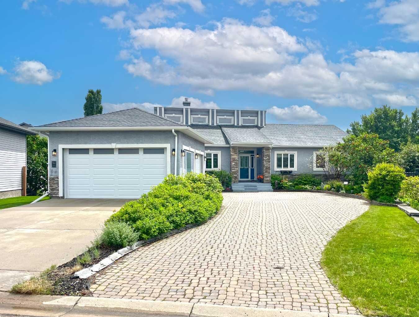 Property Photo: 762 Stonehaven Drive AB T0M 0N0