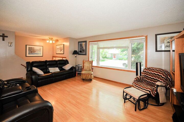 Property Photo: 6606 44 Avenue AB T4V 2T9