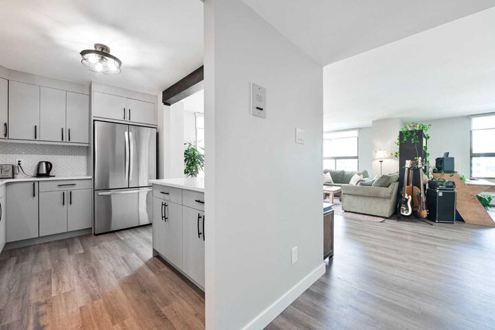 Property Photo:  1202 13 Avenue SW 601  AB T3C 0T1 