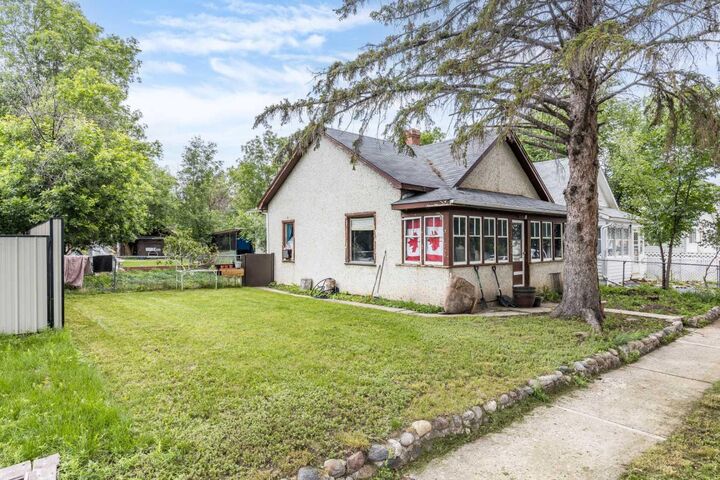 Property Photo:  1134 Ross Street SE  AB T1A 0Y4 