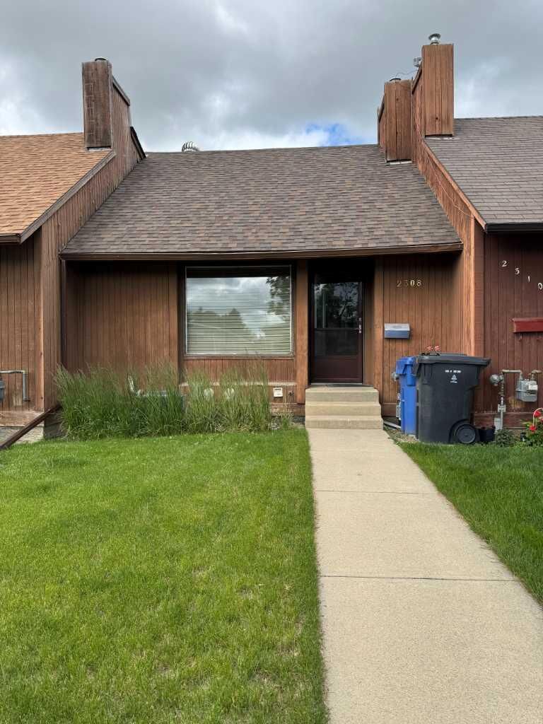 Property Photo: 2308 13 Street N AB T1H 4Y5