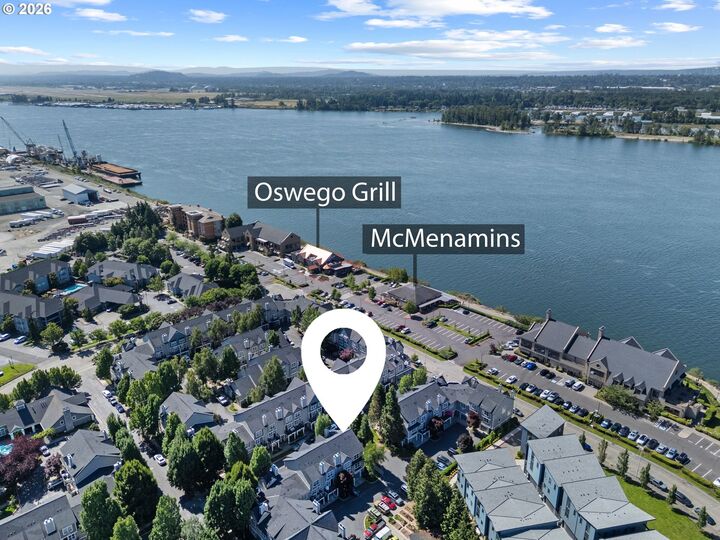 Property Photo:  1728 SE Halyard Ln  WA 98661 