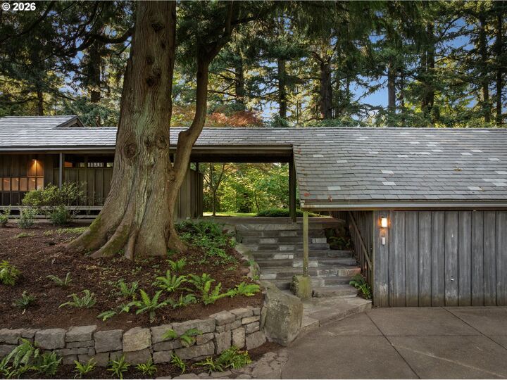Property Photo: 4645 SW Fairview Blvd OR 97221