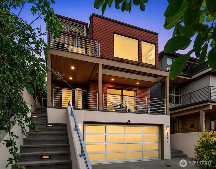 Property Photo: 2619 Warren Avenue N WA 98109