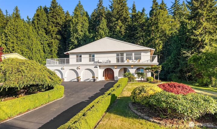 Property Photo:  8308  Frederick Place  WA 98026 