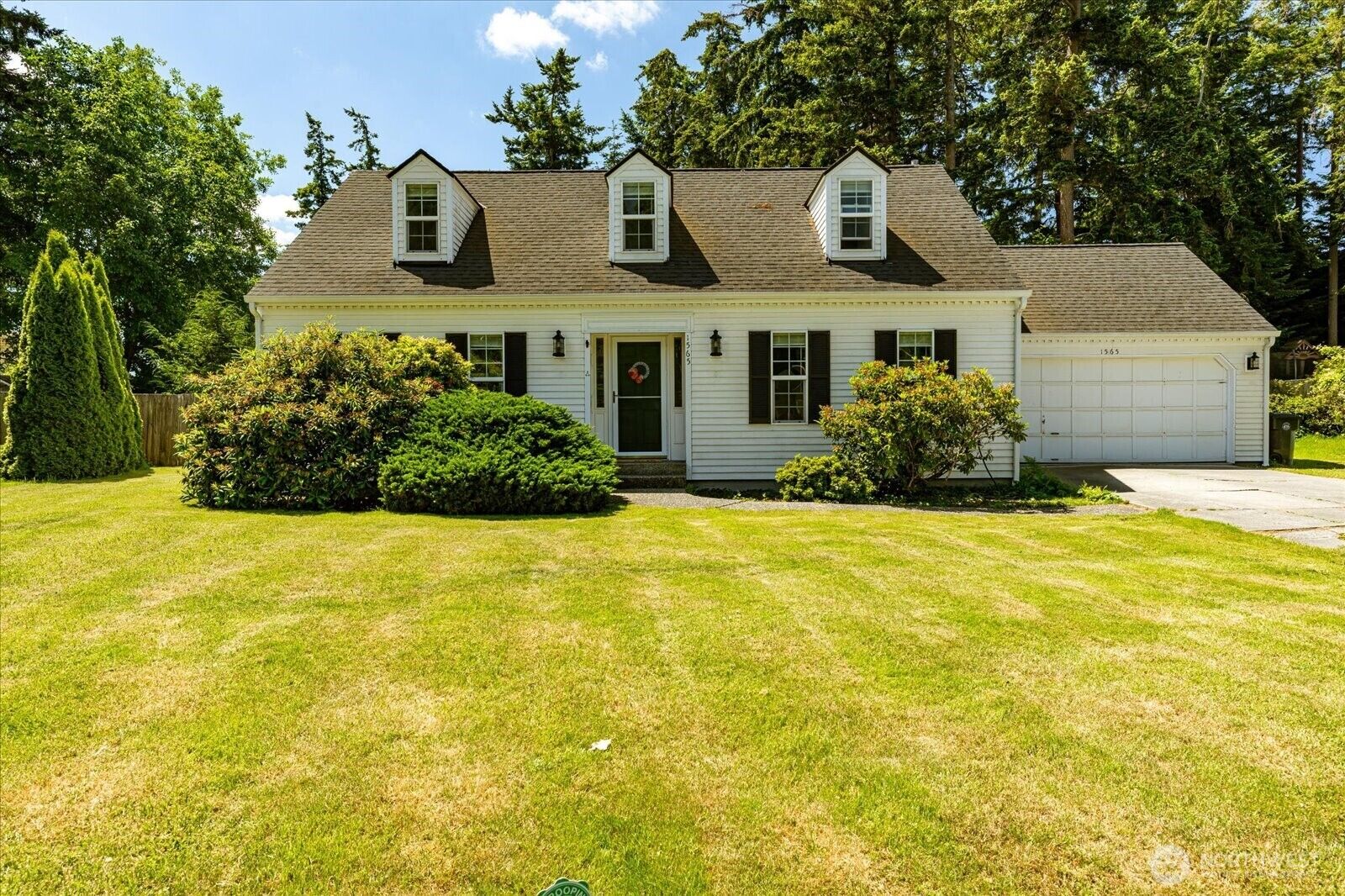 Property Photo:  1565 SW Putnam Drive  WA 98277 