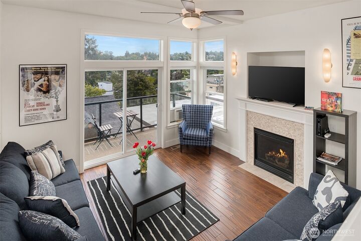Property Photo: 213 26th Avenue E B WA 98112