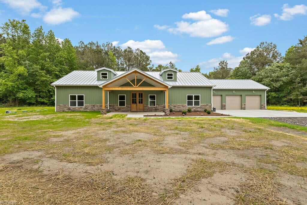 Property Photo: 2907 Seven Eleven Rd VA 23322