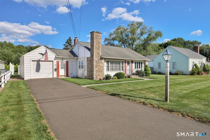 Property Photo:  16 Locust Street  CT 06062 