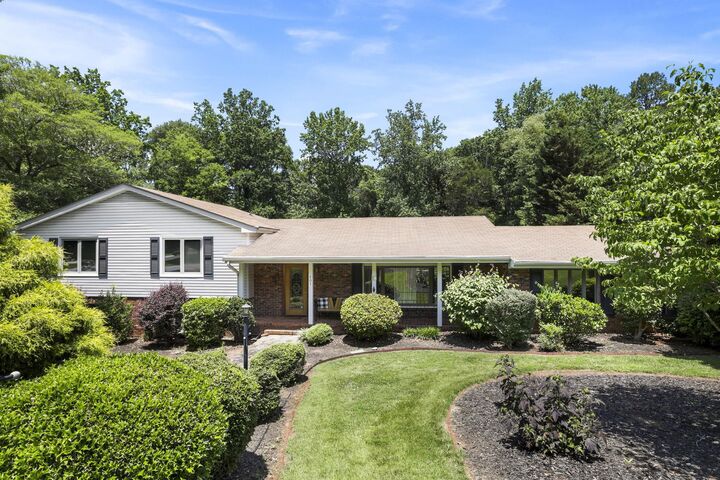 Property Photo:  101 Mabry Drive  SC 29307 