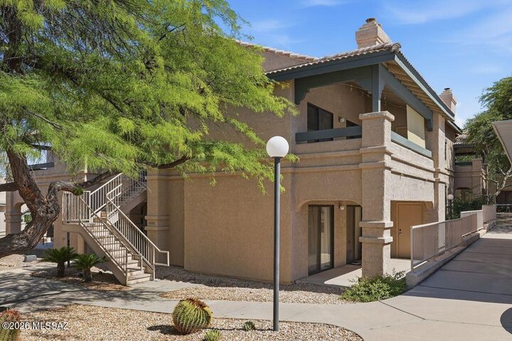 Property Photo:  101 S Players Club Drive Apt 23202  AZ 85745 
