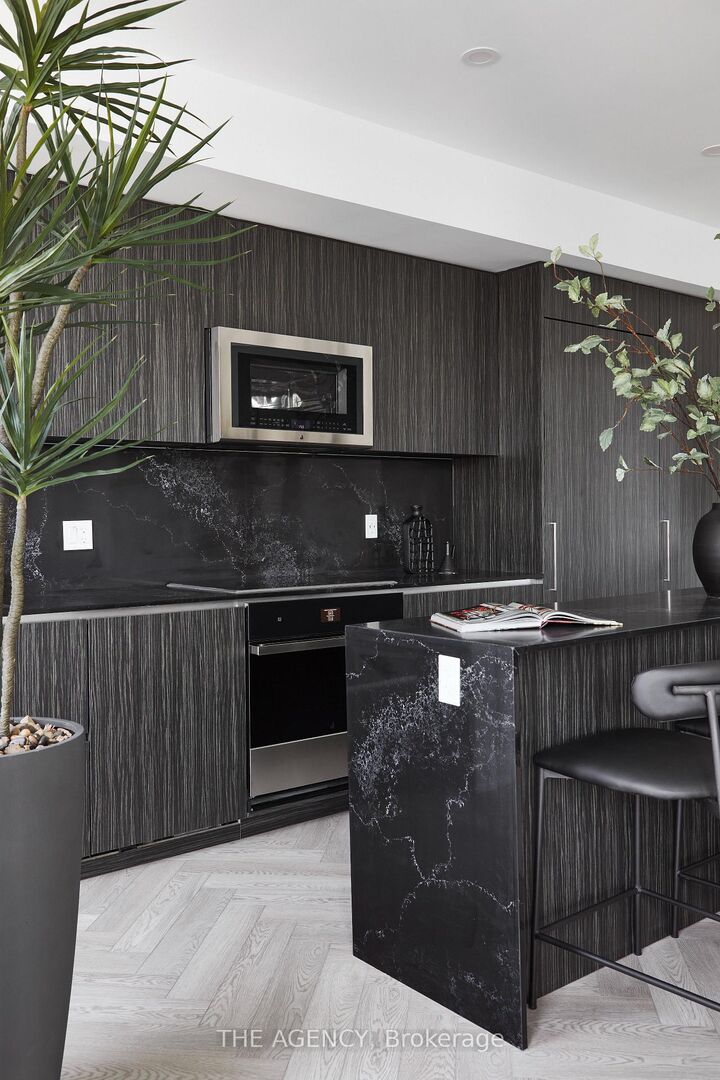 Property Photo: 327 King Street W Ph03 ON M5V 1J5
