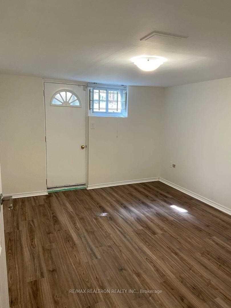 Property Photo:  40 Meighen Avenue Bsmt  ON M4B 2G9 