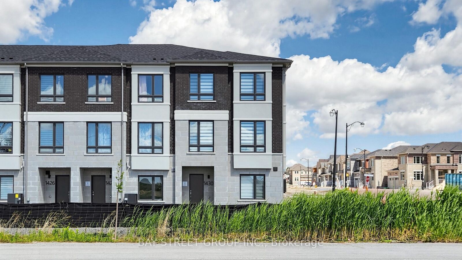 Property Photo:  1430 19th Avenue  ON L4E 1P3 