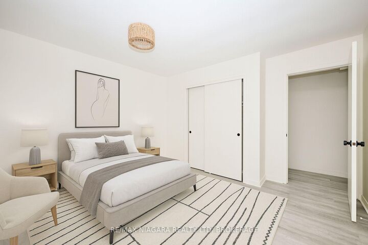 Property Photo:  141 Plymouth Road Unit 9  ON L3B 3C8 
