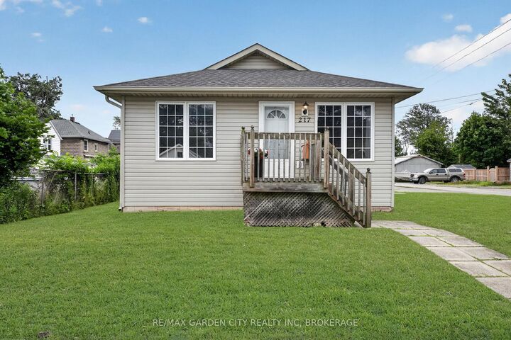 217 Pine Street — photo 1