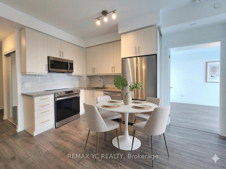 Property Photo: 95 Oneida Crescent 1407 ON L4B 0H5