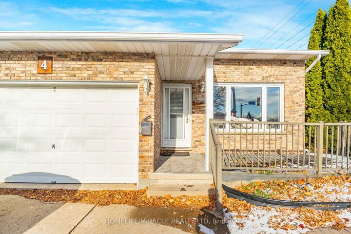 Property Photo: 4 Eastwood Drive ON L3C 6W3