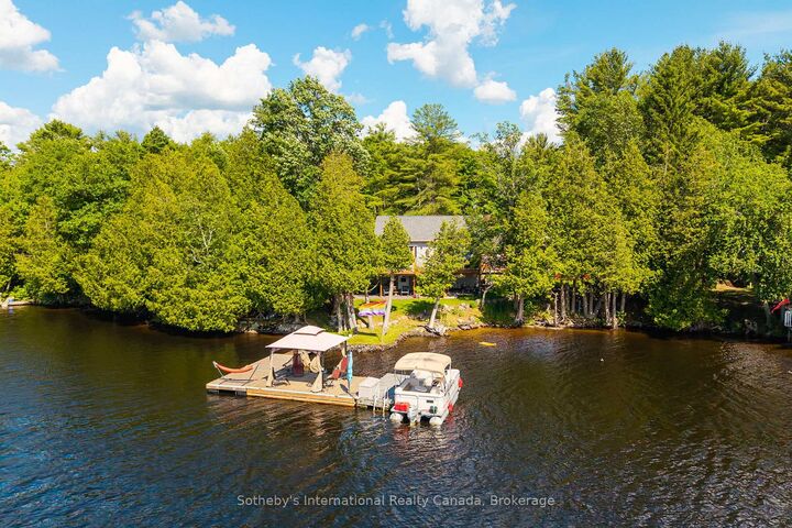 8 Lakeview Crescent — photo 1