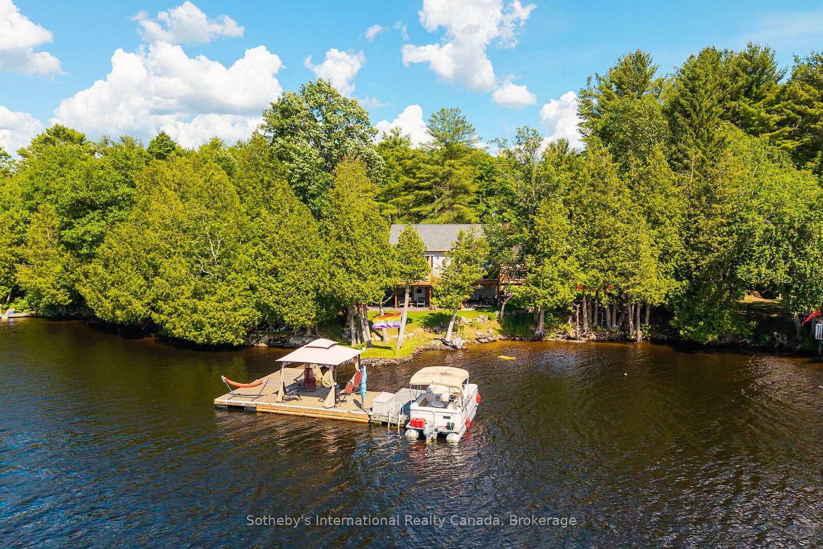 Property Photo: 8 Lakeview Crescent ON P2A 0B5