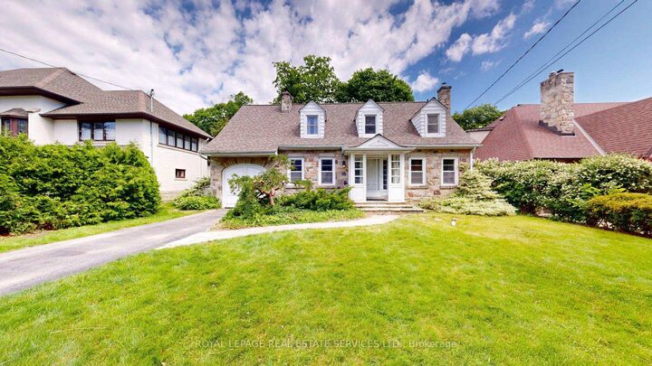 Property Photo: 31 Burnhamthorpe Park Boulevard ON M9A 1H8