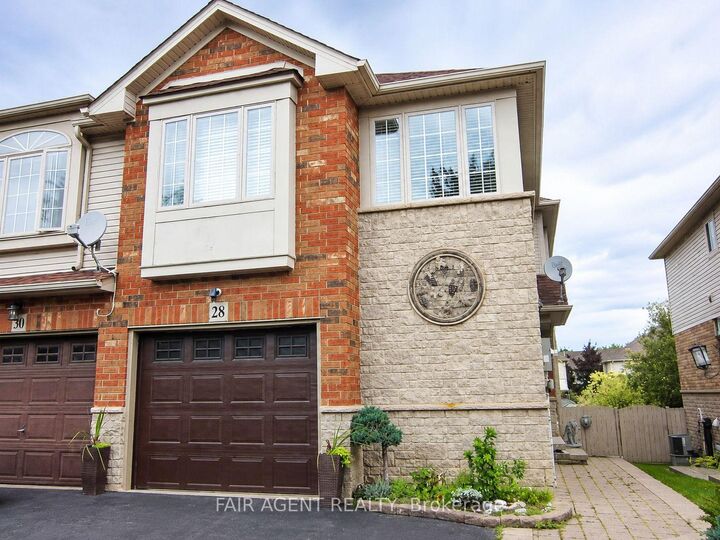 28 Elderberry Avenue — photo 1