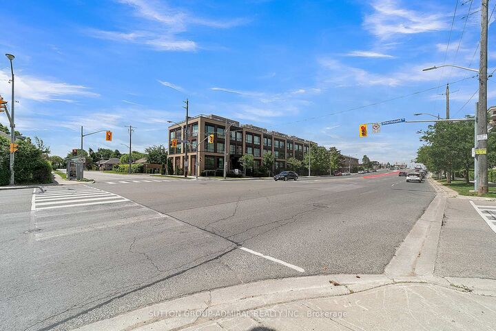 639 Lawrence Avenue 305 — photo 1
