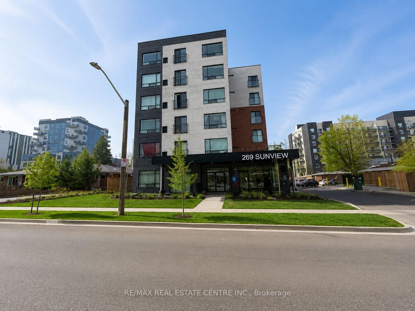 Property Photo: 269 Sunview Street B02 ON N2L 3V8