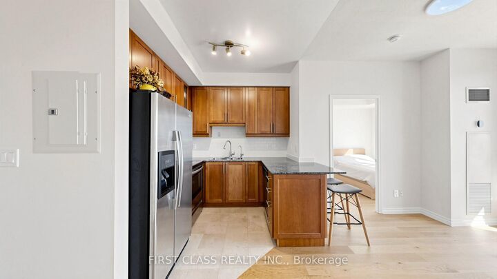 Property Photo: 18 Holmes Avenue 612 ON M2N 0E1