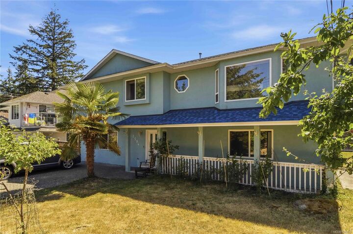 Property Photo: 2594 Buckler Ave BC V9B 5V3