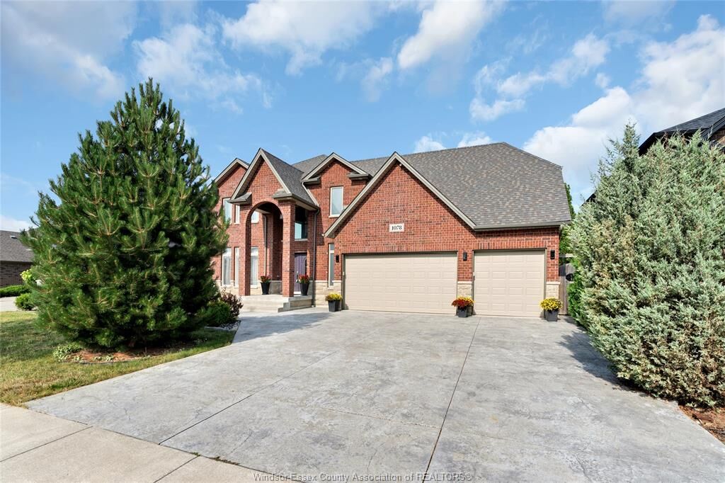 Property Photo: 1078 Charlotte Crescent ON N0R 1A0