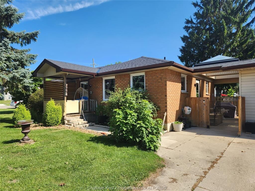 Property Photo: 222 Catherine Street ON N0P 1A0