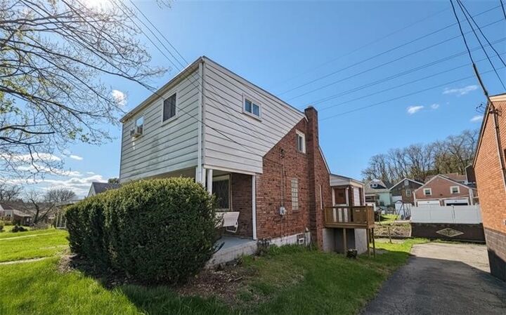 Property Photo: 1034 Elwell St PA 15207