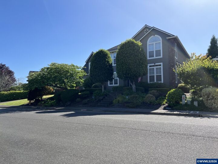Property Photo:  1665 Sisters Ct NW  OR 97304 