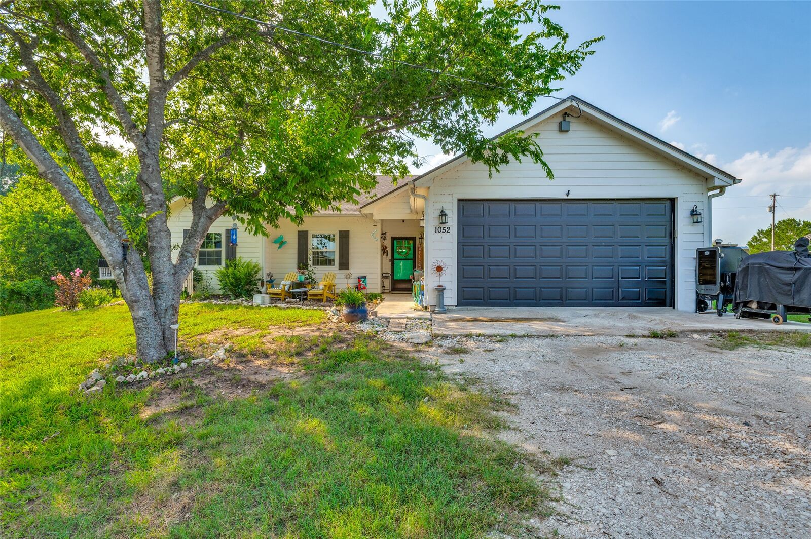 Property Photo: 1052 Meandering Way TX 76633