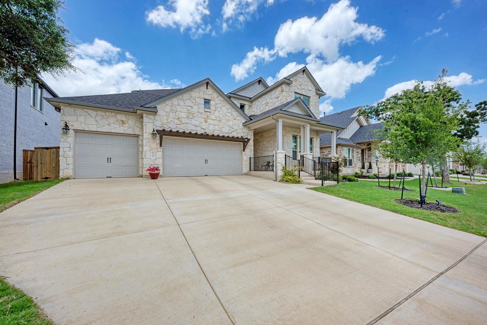 Property Photo: 1105 White Daisy Lane TX 78628