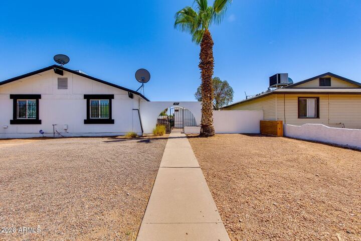 Property Photo:  4641 E Roeser Road  AZ 85040 