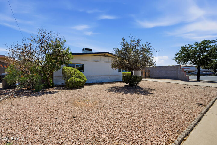 Property Photo:  2011 E Bramble Avenue  AZ 85204 