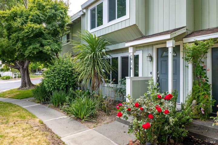 Property Photo:  916 Sunnybrae Lane  CA 94947 