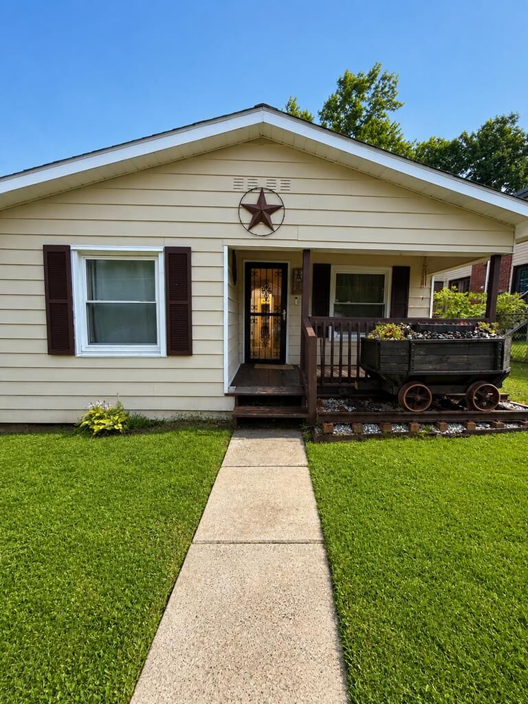 Property Photo:  337 Barber Ave  WV 25801 