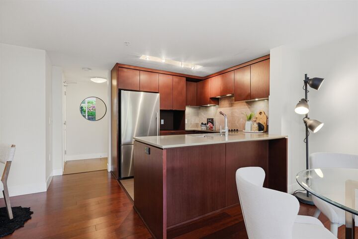 Property Photo:  158 W 13th Street 205  BC V7M 0A7 