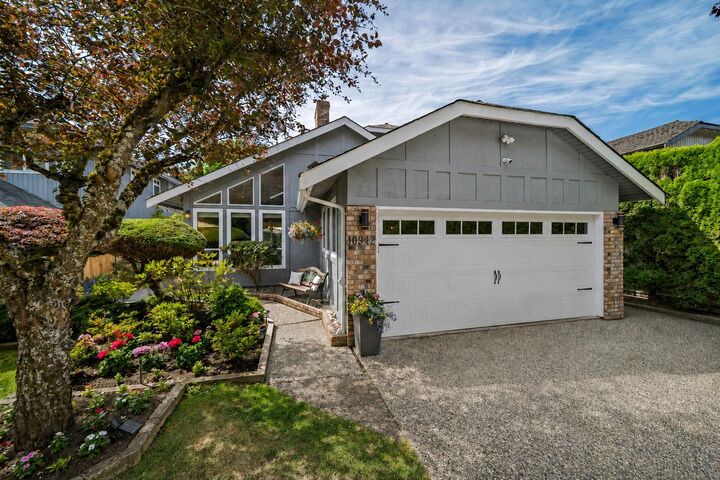 10942 63A Avenue — photo 1