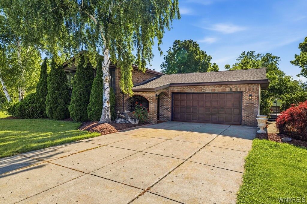Property Photo:  3089 N Creek Road  NY 14174 