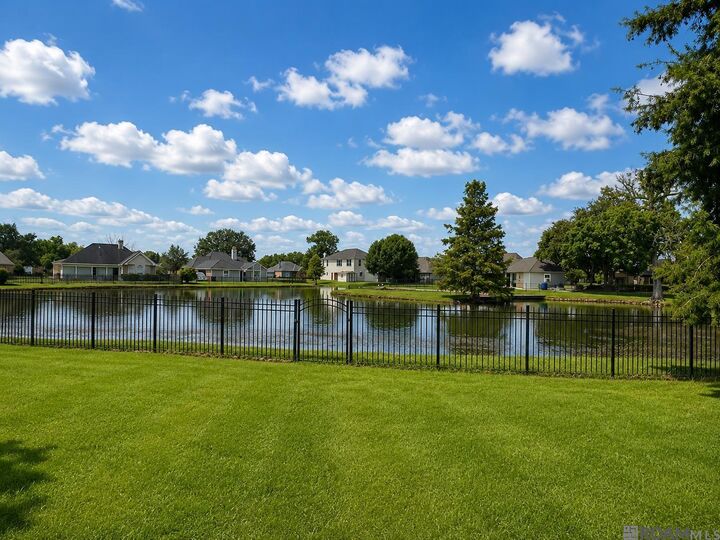 Property Photo:  15160 S Oakleigh Ln  LA 70769 