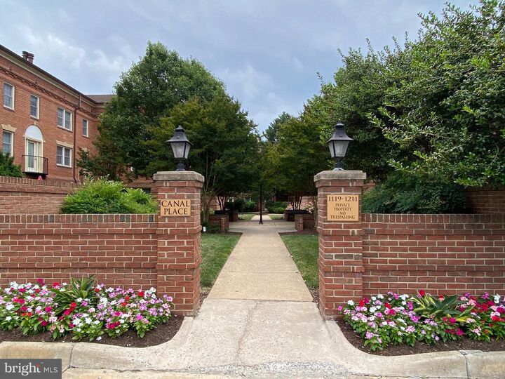 Property Photo:  1205 N Pitt Street 2C  VA 22314 