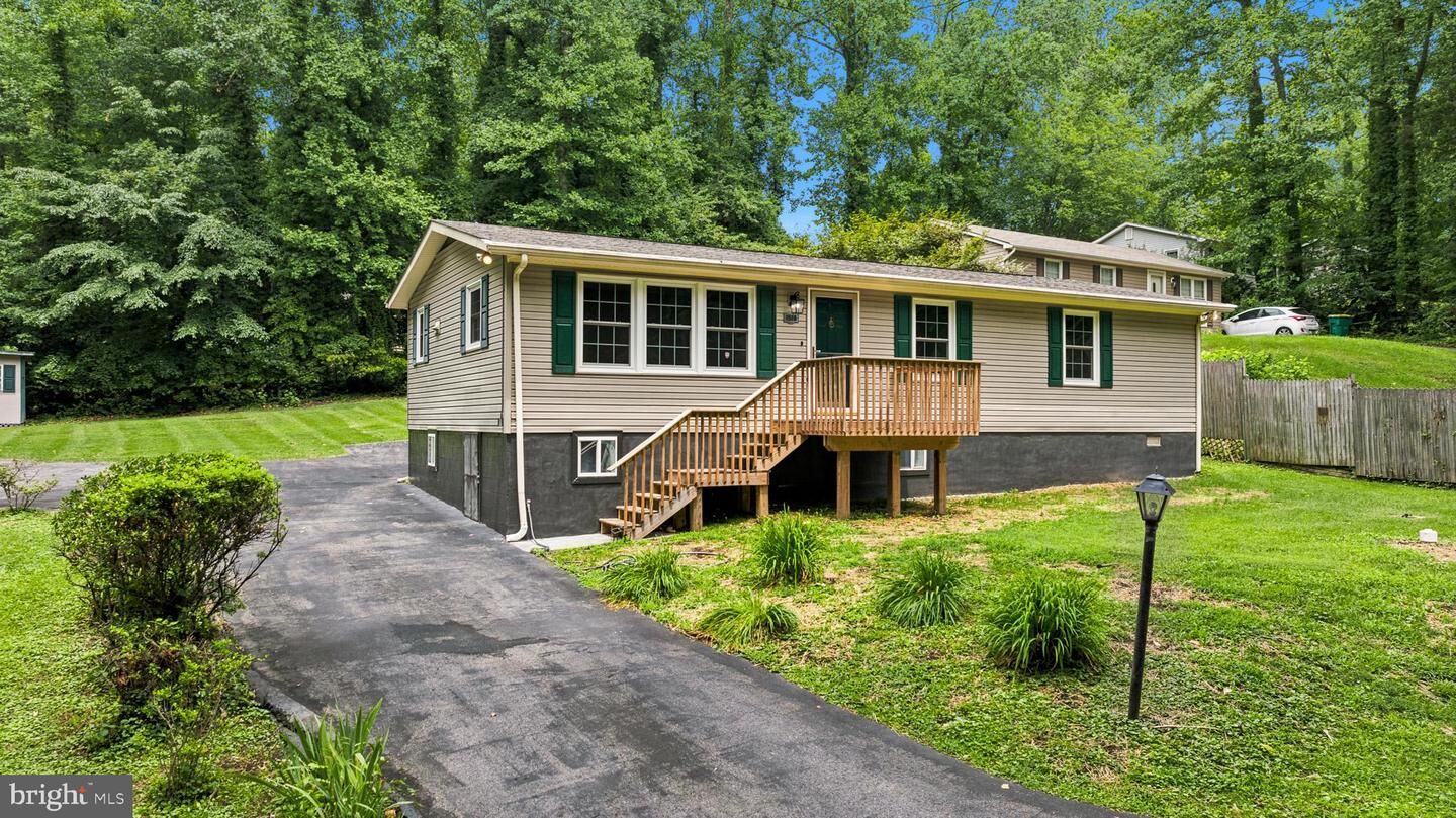 Property Photo: 1518 Avenue E Street MD 20685
