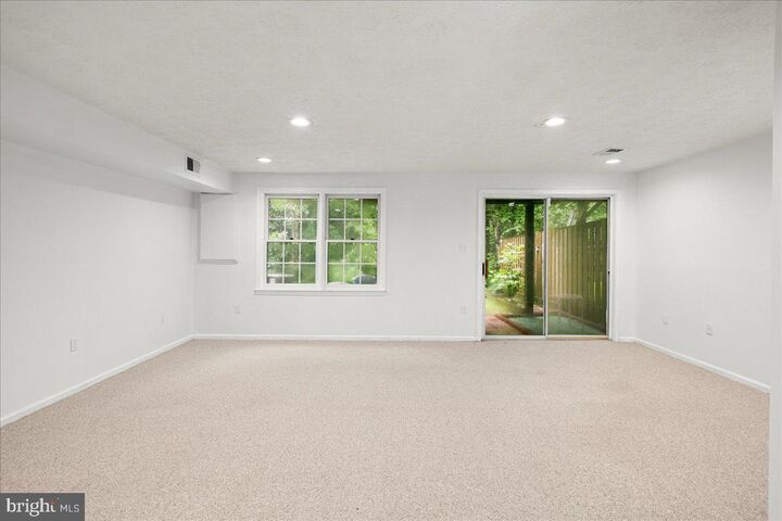 Property Photo:  3289 Weymouth Court  VA 22192 